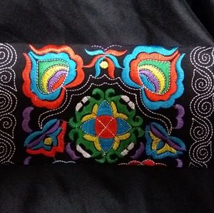 NWOT Beautiful Embroidered Clutch Wallet/Wrist